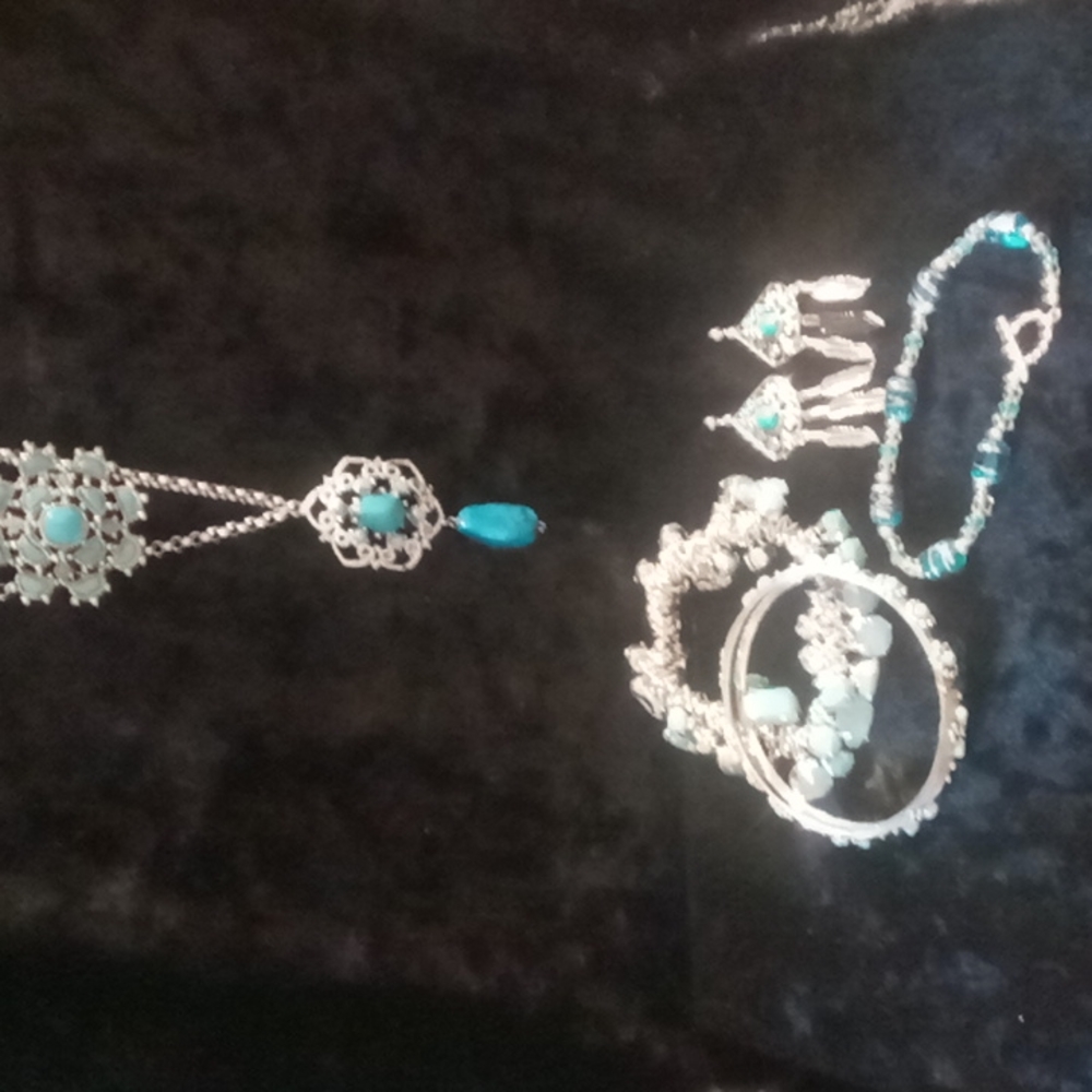 2 Turquoise like stone necklaces stainless,3 Bracelets, 1 pair of earrings. - Picture 2 of 12